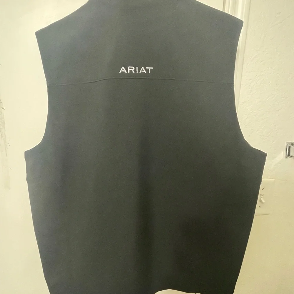 Ariat vest - Picture 2 of 2